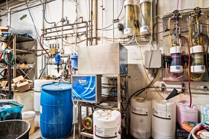 More Photos Of 901 S Main St, Taylor Carwash For Sale