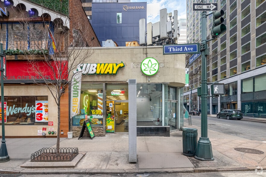 More Photos Of 716 Third Ave, New York Storefront For Lease