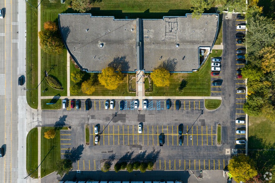 More Photos Of 37300 Dequindre Rd, Sterling Heights Medical For Lease