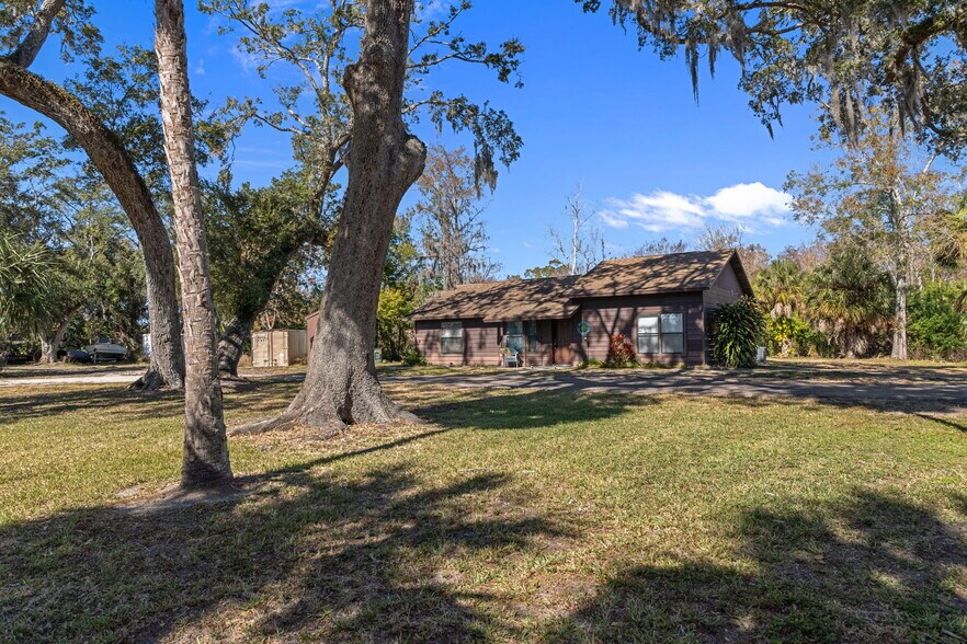 More Photos Of 8301 Congress St, Port Richey Flex For Sale