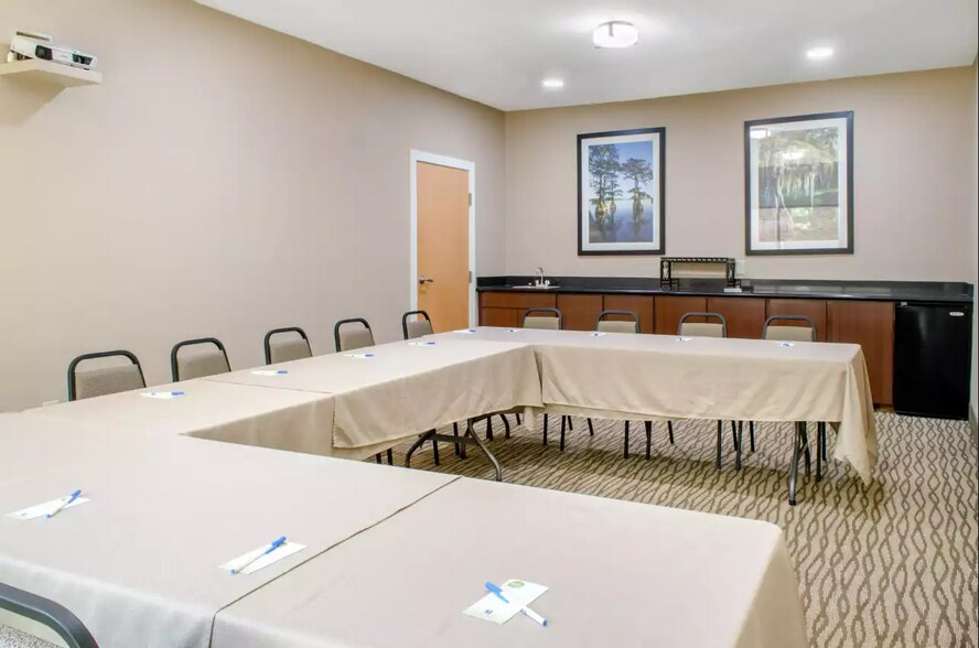 More Photos Of 30 Louis Prima Dr, Covington Hotel For Sale