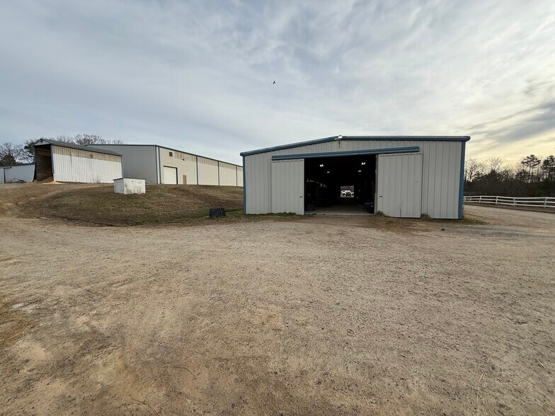 More Photos Of 12310 Gammon rd, Providence Horse Stables For Sale