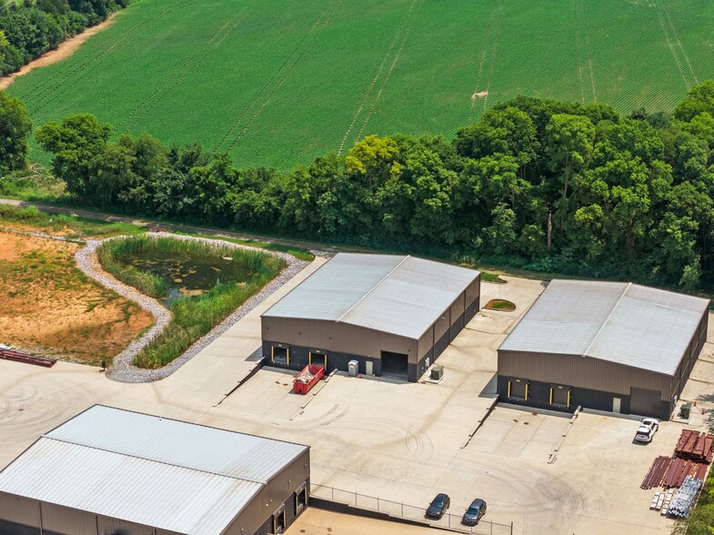 More Photos Of 1170 Dunlop Ln, Clarksville Industrial For Lease