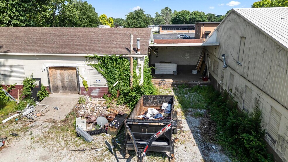 More Photos Of 909-911 Milton Rd, Alton Flex For Sale