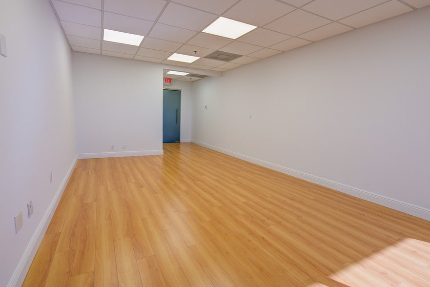 More Photos Of 550 Biltmore Way, Coral Gables Office For Lease