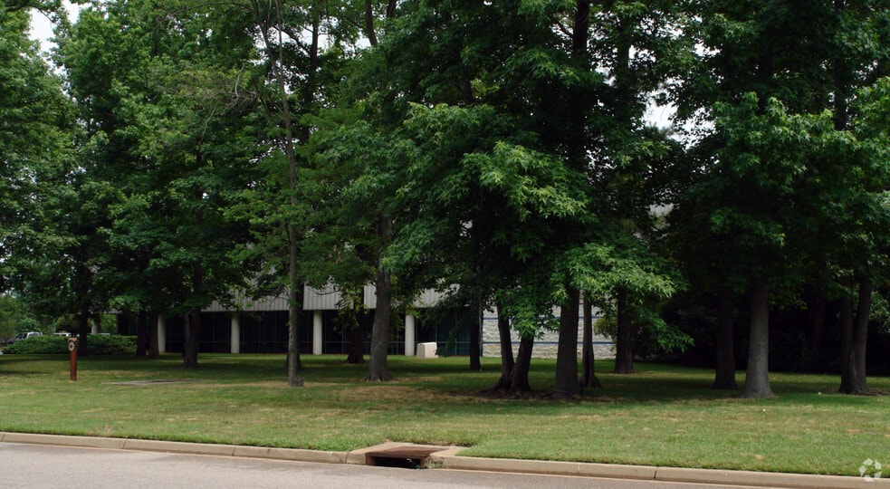 More Photos Of 3944 Holland Blvd, Chesapeake Manufacturing For Lease