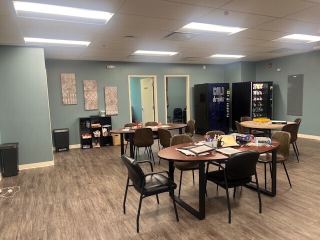 More Photos Of 55 Willow Ln, Marlboro Medical For Lease