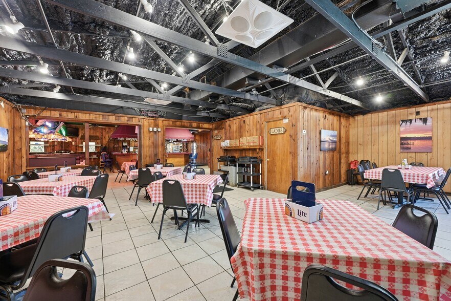 More Photos Of 1148 County Road 309, Crescent City Restaurant For Sale