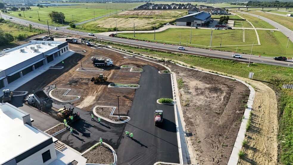 More Photos Of 2301 W San Antonio St, Lockhart Unknown For Lease