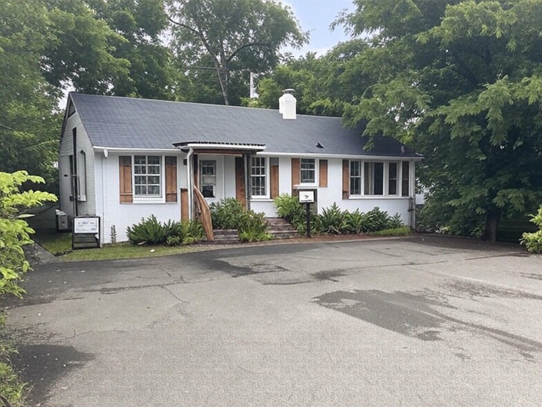 Primary Photo Of 2815 Dogwood Pl, Nashville Office Residential For Lease