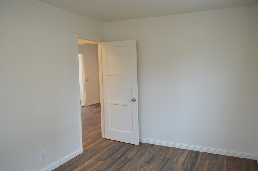 More Photos Of 435-437 W 11th St, Long Beach Apartments For Sale