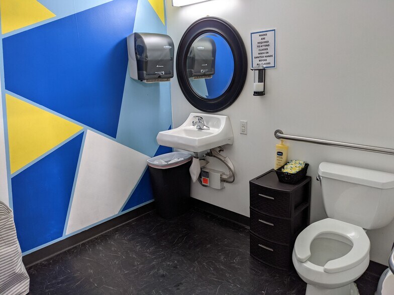 More Photos Of 2694 Roeder Ave, Bellingham Distribution For Sale