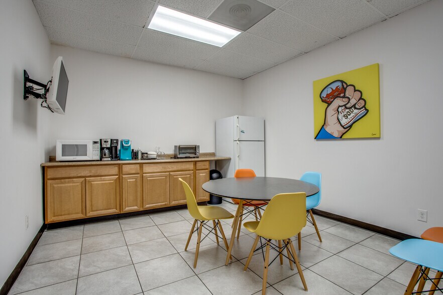 More Photos Of 502 N Haskell Ave, Dallas Office For Sale