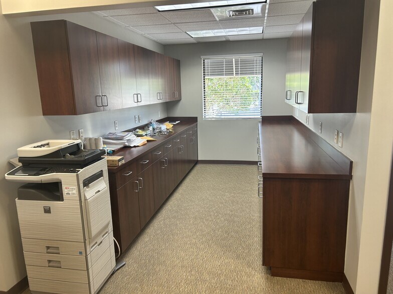 More Photos Of 13528 Prestige Pl, Tampa Loft Creative Space For Lease