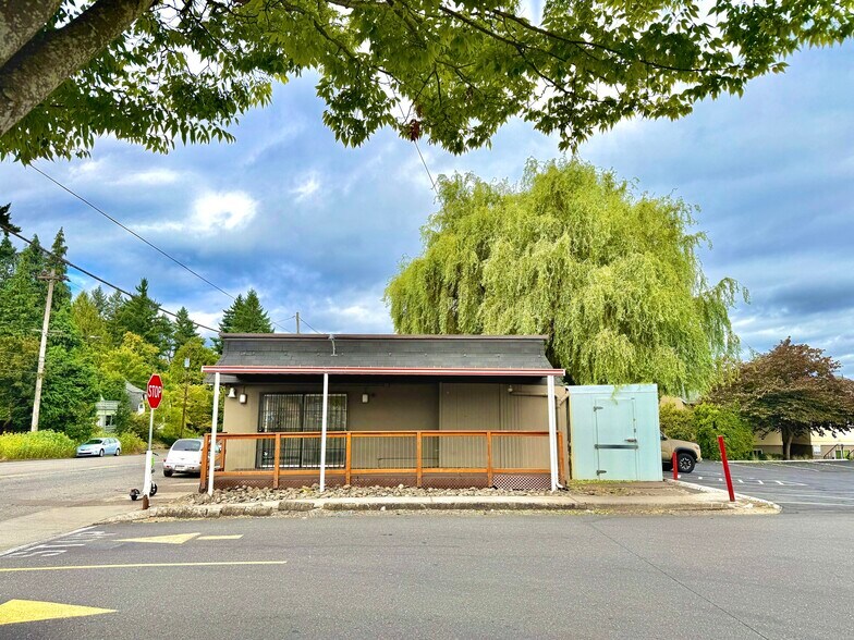 More Photos Of 6405 NE Glisan St, Portland Freestanding For Lease