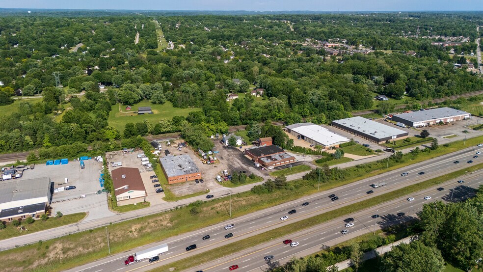 More Photos Of 8601 Freeway Dr, Macedonia Flex For Sale