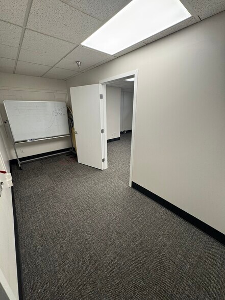 More Photos Of 3077 20th St E, Fife Warehouse For Lease