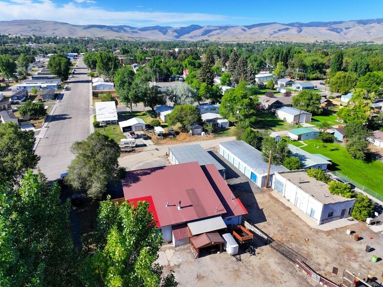 More Photos Of 115 Washington St, Lander Flex For Sale