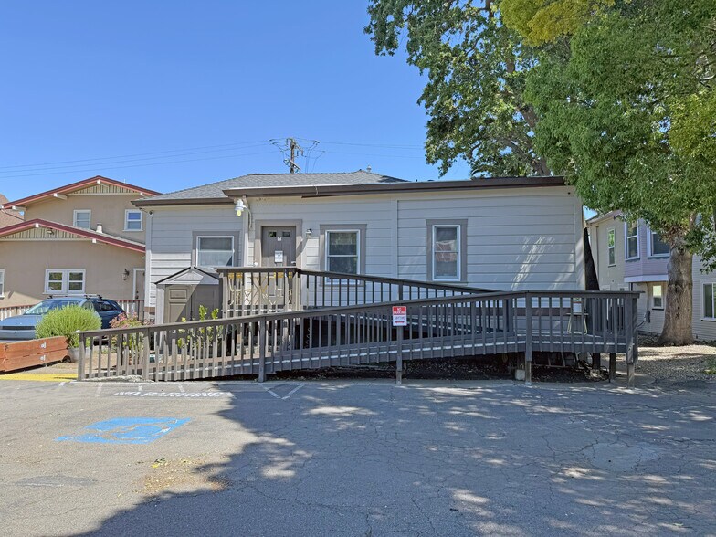 More Photos Of 614 College Ave, Santa Rosa Office For Sale