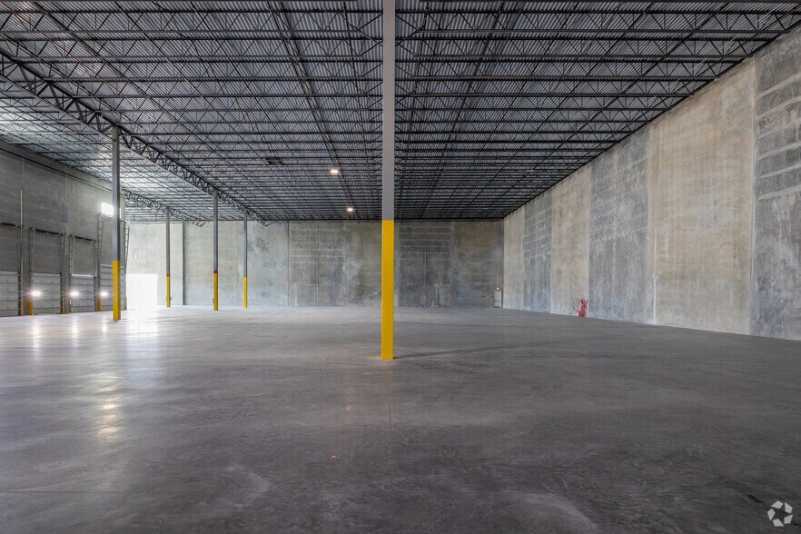 More Photos Of 2260 NW 27th Ave, Miami Refrigeration Cold Storage For Lease
