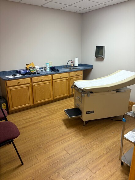 More Photos Of 18 Limestone Dr, Buffalo Office For Lease