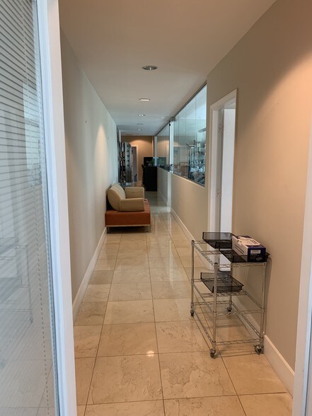 More Photos Of 201 N Ocean Dr, Hollywood Storefront Retail Office For Lease