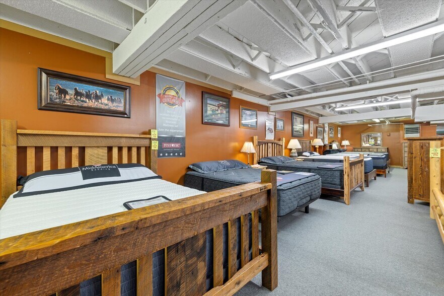 More Photos Of 816 NW 4th St, Grand Rapids General Retail For Sale