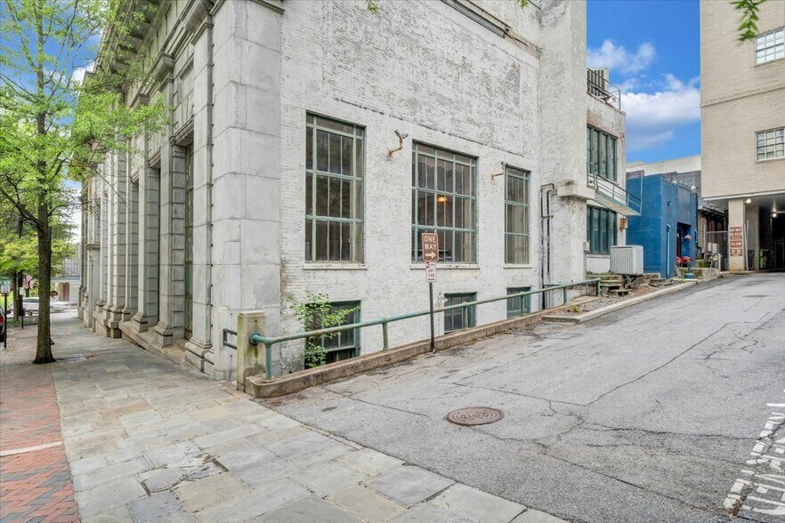 More Photos Of 901 Main St, Lynchburg Office Residential For Sale