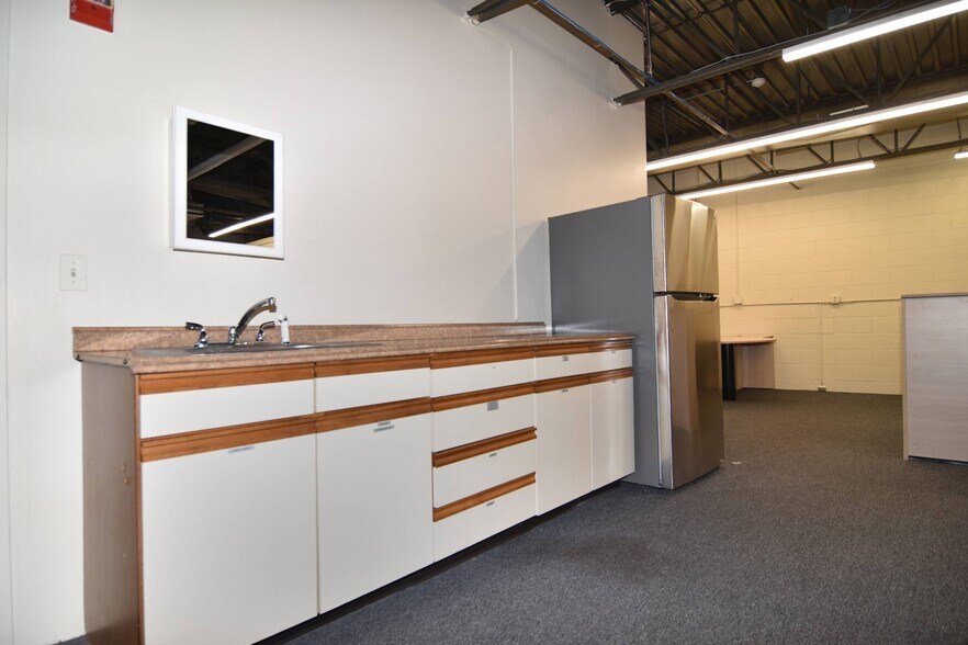 More Photos Of 862 Charles St, Providence Medical For Sale