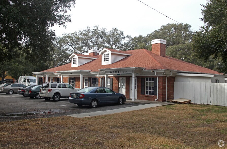 More Photos Of 1532 Oakfield Dr, Brandon Office For Lease