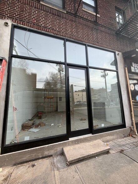 More Photos Of 364 Summit Ave, Jersey City Storefront For Lease