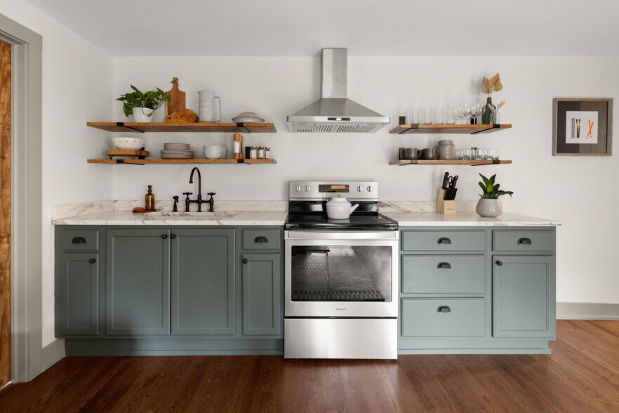 More Photos Of 56 Turner Mill Ln, Stowe Specialty For Sale