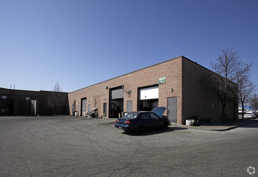 More Photos Of 2305 Markham Rd, Toronto Light Distribution For Lease