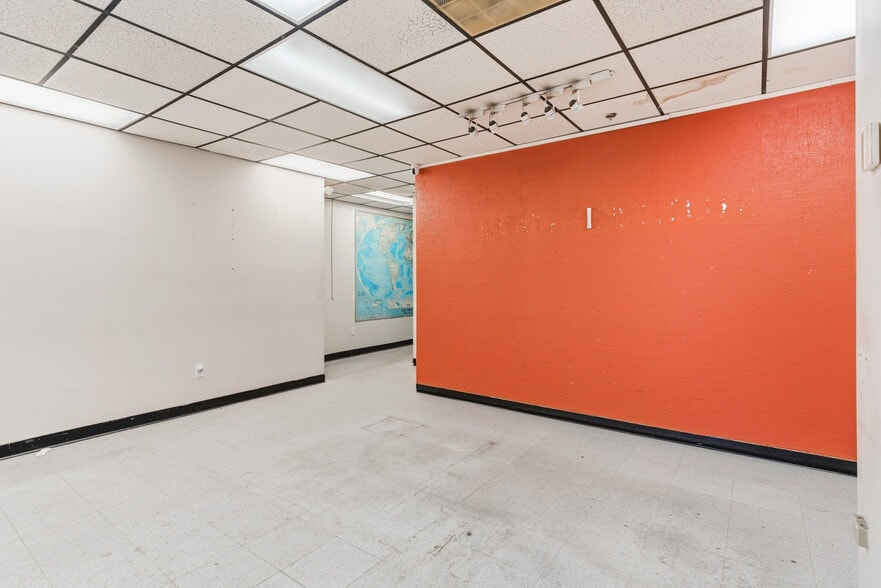 More Photos Of 128 Wilson Ave, Newark Office For Lease
