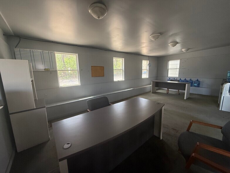 More Photos Of 25514 N Il Route 83, Long Grove Auto Dealership For Lease