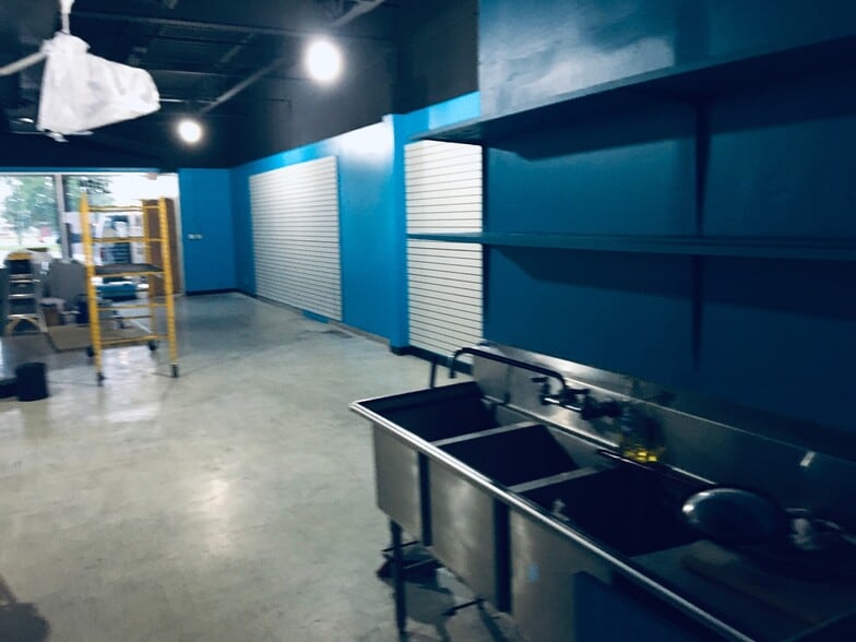 More Photos Of 6124-6150 W 25th St, Indianapolis Unknown For Lease