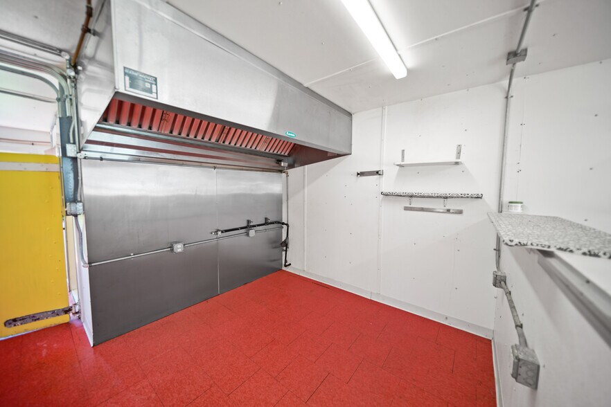 More Photos Of 503 Main st, New Sharon General Retail For Sale
