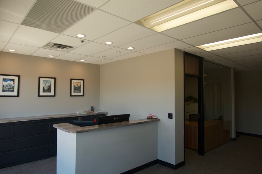 More Photos Of 1201 County Road E, Saint Paul Storefront Retail Office For Lease