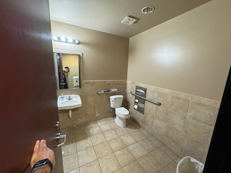 More Photos Of 2500 S Power Rd, Mesa Medical For Sale