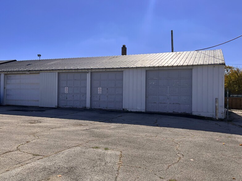 More Photos Of 5642 N 2nd St, Loves Park Office For Sale