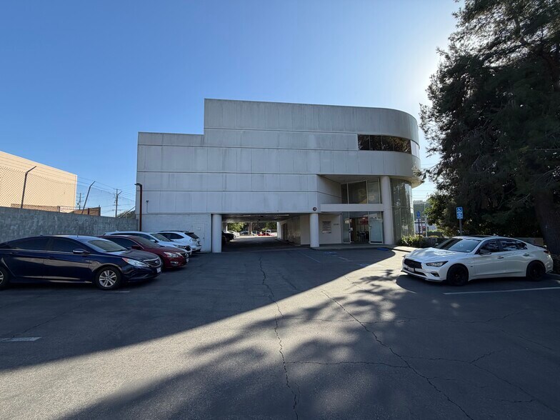 More Photos Of 2501 Davidson Dr, Monterey Park Loft Creative Space For Sale