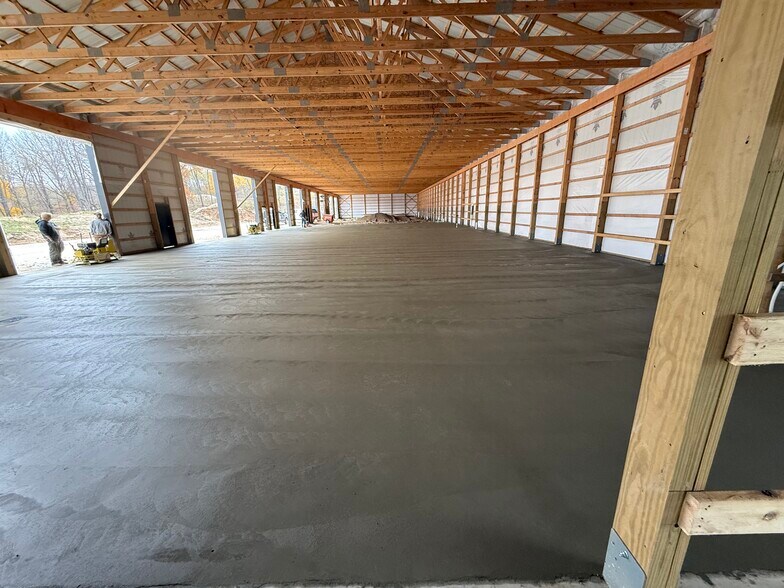 More Photos Of 1000 Enterprise Dr, Hastings Warehouse For Lease