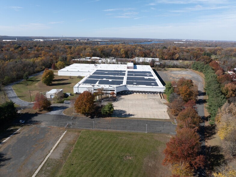 More Photos Of 201 Elizabeth St, Bordentown Warehouse For Lease