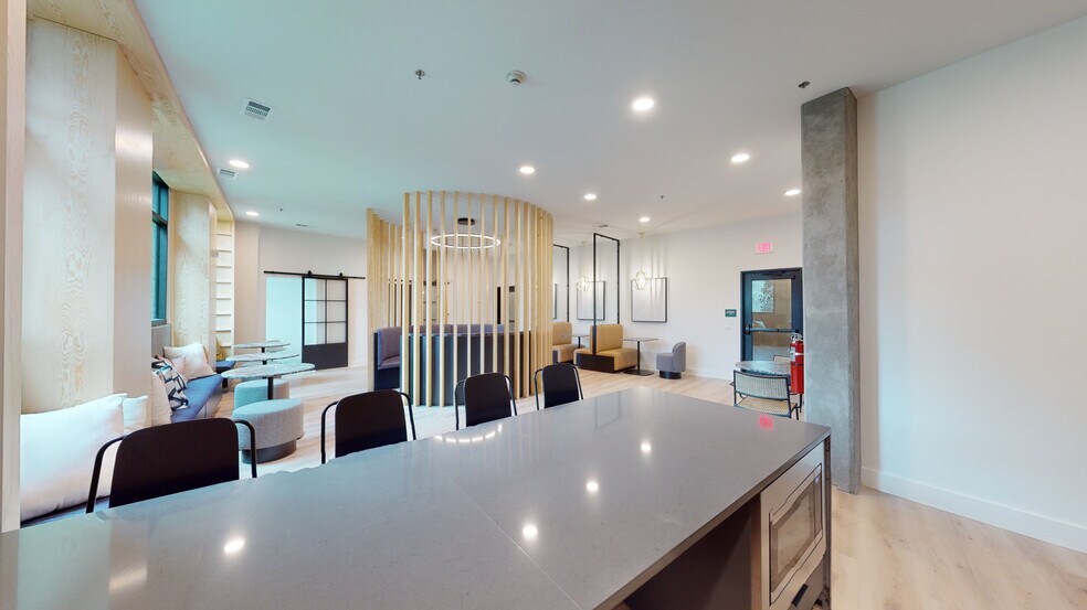 More Photos Of 2500 Longview St, Austin Apartments For Lease