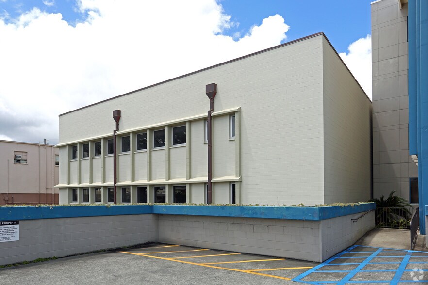 More Photos Of 45-943 Kamehameha Hwy, Kāneohe Office For Lease