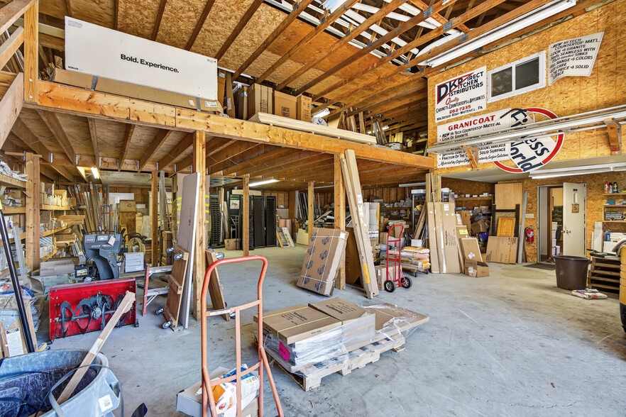 More Photos Of 5585 MacArthur Rd, Whitehall Showroom For Sale