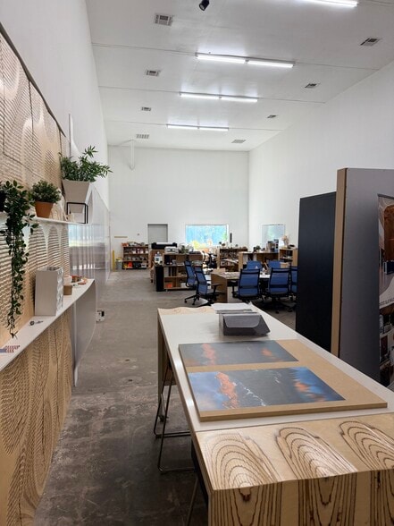 More Photos Of 305 Velasco, Houston Warehouse For Lease
