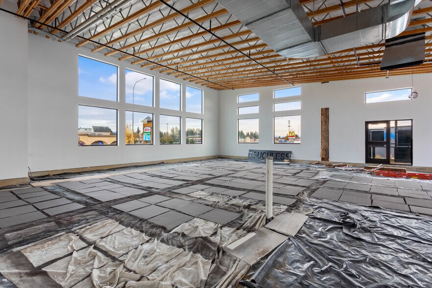 More Photos Of 8151 Guide Meridian Rd, Lynden Restaurant For Lease