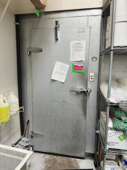 More Photos Of 12180 Center Rd, Durand Service Station For Sale