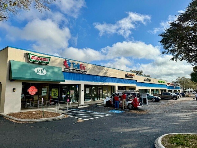 More Photos Of 2102-2128 W Brandon Blvd, Brandon Unknown For Lease